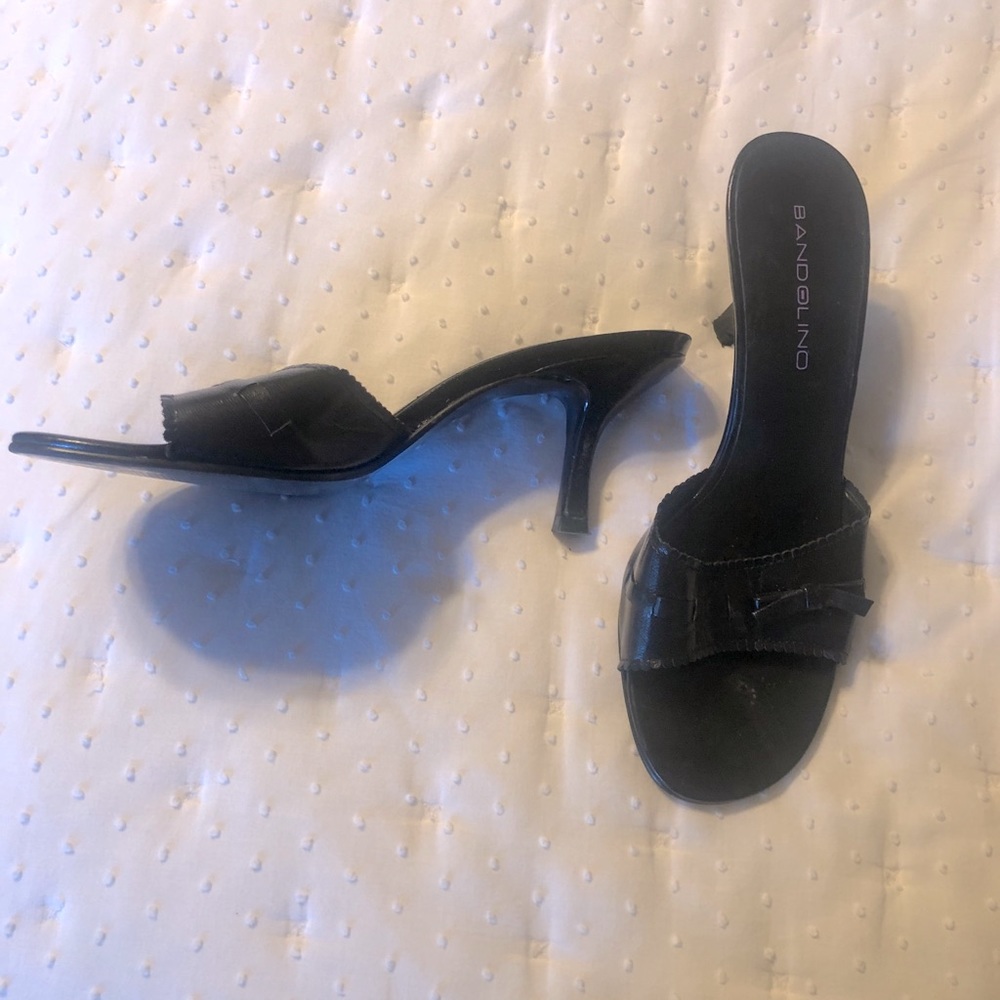 Bandolino kitten heel pumps